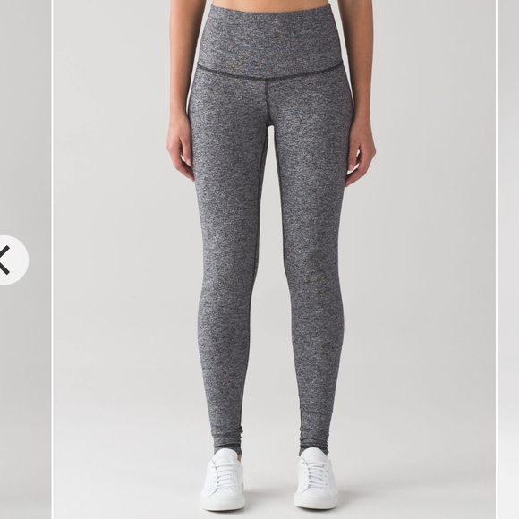 Lululemon Wunder Under 25” Pant Size 6 - Picture 2 of 4